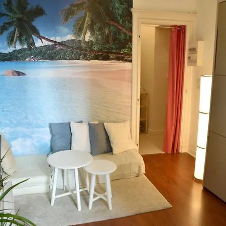 Zen' In Town Apartment