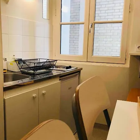 Zen' In Town Apartment